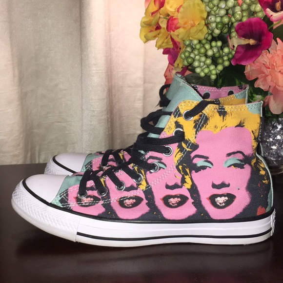 marilyn monroe chuck taylors